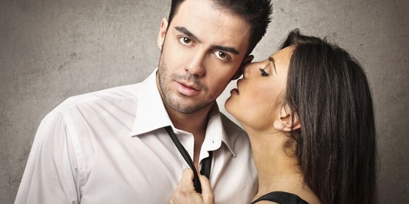 en pige forfører en mand, der øger potensen